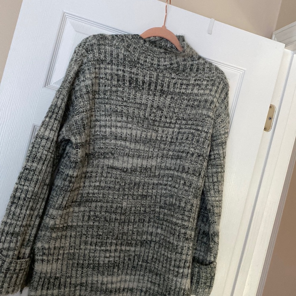 Old Navy sweater